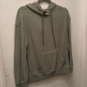 NWOT SHEIN light green hooded sweatshirt with pockets. Small.
